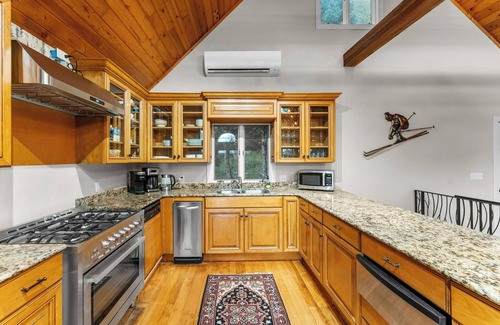 Ellicottville Ski Chalet | Luxury Log Chalet w/Hot Tub, Games Room & Hill Views!