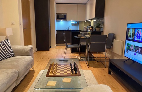 Whittington Apartment | Luxury London flat 5 mins walk to Tube Underground