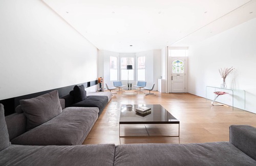 Town House | Luxury London House - Gym, Garden, Cinema, Pool Table, large spaces
