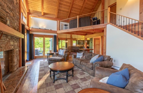 Lincoln House | Luxury Loon Mtn Home Sleeps 16 with pool/gym access