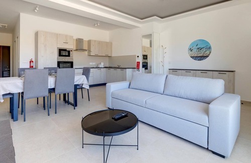 Tal-Ghoqod Apartment | Luxury Maisonette in a Tranquil and Central Area