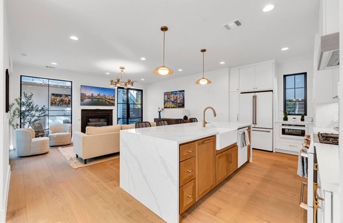 Blackshear-Prospect Hill House | Luxury Mansion | DT Austin | Pool | Game Room 5 BR