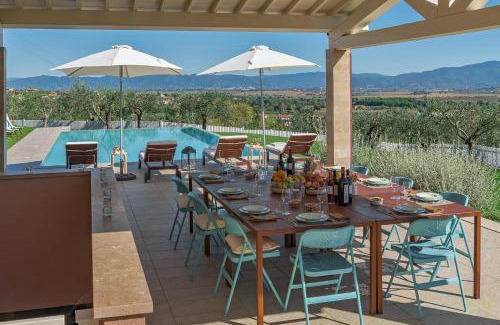 Foiano della Chiana Apartment | Luxury Marigold Cortona View I Comfort Sauna & Infinity Pool