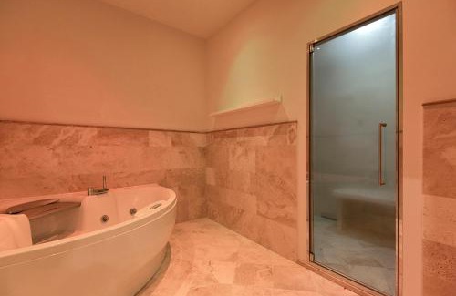 Foiano della Chiana Apartment | Luxury Marigold Cortona View I Comfort Sauna & Infinity Pool