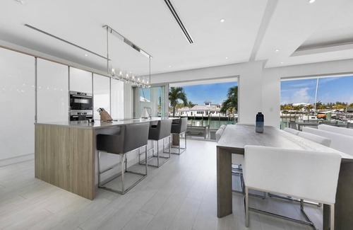 Nassau Villa | Luxury Marina & Beach Villa @ Palm Cay