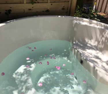 Pontesbury House | Luxury Mary's Croft with Swedish Hot tub and BBQ HUT