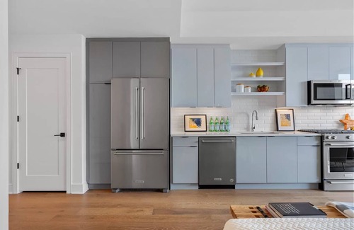 Westside Condo | Luxury Midtown Getaway - Couple Friendly