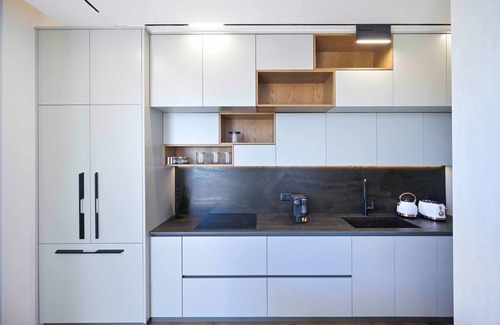 Tel Aviv City Center Apartment | Luxury Modern 3BR Penthouse W/Pool by HolyGuest