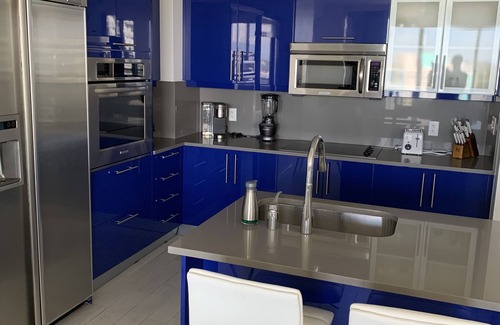 Central Beach Condo | Luxury, Modern/Contemporary, Beachfront Condo/Hotel with Spectacular Ocean Views