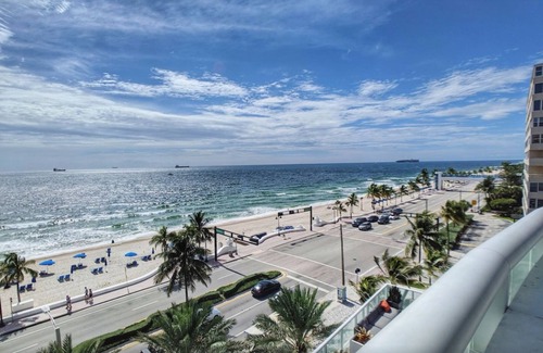 Central Beach Condo | Luxury, Modern/Contemporary, Beachfront Condo/Hotel with Spectacular Ocean Views