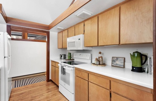 Graeagle Cabin | Luxury Modern Couples Golf Pets A/C