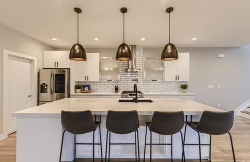 Overland House | Luxury Modern Duplex with Rooftop Hot Tub & Private Office 4800 sq ft