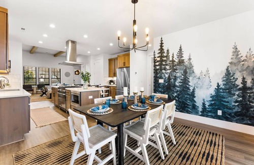 Vancouver House | Luxury Modern Farmhouse near DT