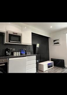 Stone Apartment | Luxury modern flat