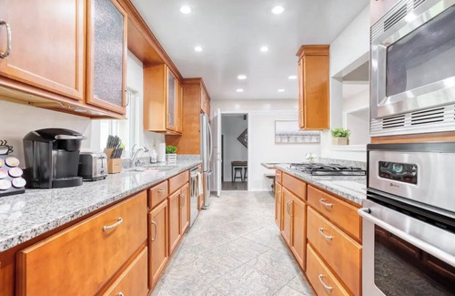 Orange House | Luxury Modern Retreat! Close to Disney!nn