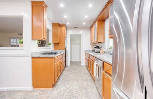 Orange House | Luxury Modern Retreat! Close to Disney!nn