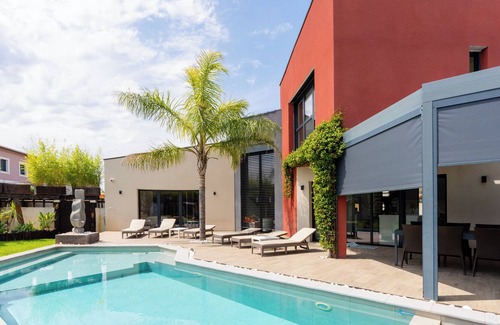 Maureilhan House | Luxury modern villa under the Occitan sun