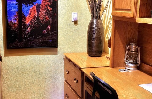 Pine Cove Cabin | Luxury Mountain Cabin - Dog Friendly! 30 day minimum stay.