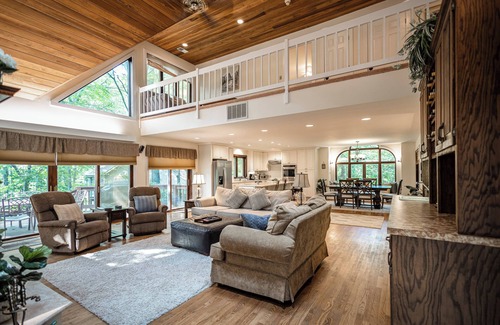 Chestnut Springs House | Luxury Mountain House on Golf Course- Book for Summer/Fall