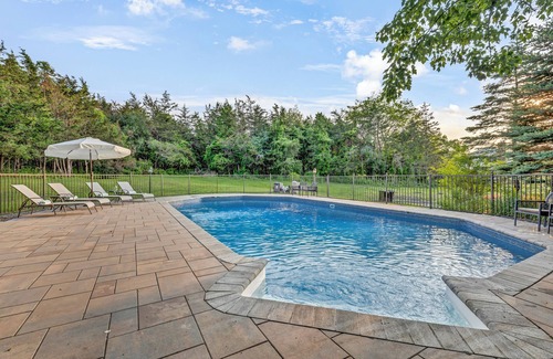 Warwick Cottage | Luxury Mountain House: Pool, Theater & Outdoor Kitchen