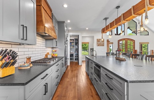 Maynardville Other | Luxury Mountain & Lake Farmhouse on Norris with Chef's Kitchen, Spa, & Kayaks