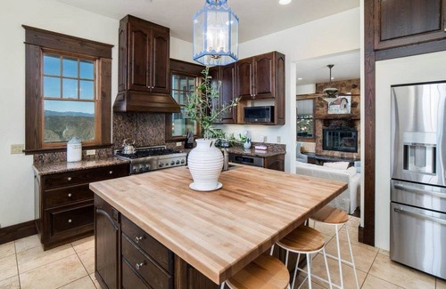Ramona House | Luxury Mountain Top Estate on 21Acres + Pool+Hot Tub+ 3 Kitchens + Hiking Trails