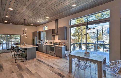 Alpine House | Luxury Mountainside Chalet - 35 Mins from Jackson, WY