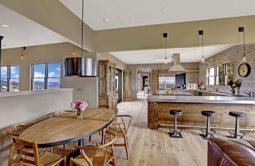 St. Helena House | Luxury Mountaintop Estate in Napa Valley