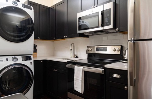 Roanoke Apartment | Luxury Multi-unit Historic Building Near Downtown