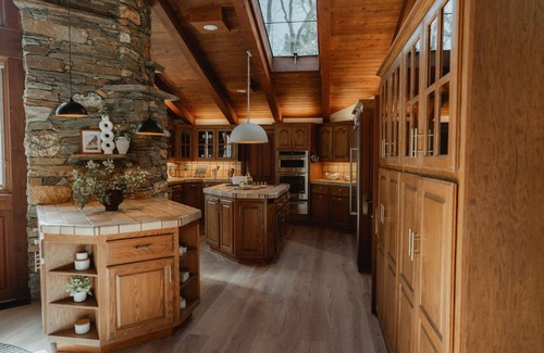 Mariposa Villa | Luxury Nature Getaway Stonehouse by Casa Oso