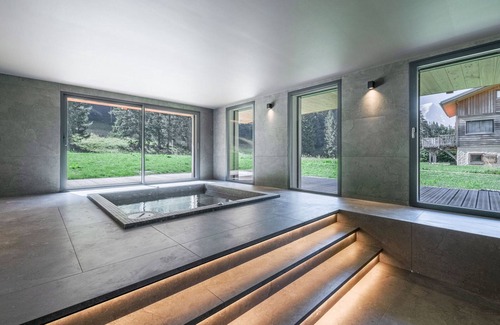 Chamonix-Mont-Blanc Ski Chalet | Luxury new 450m² chalet with spa and parking in Argentière