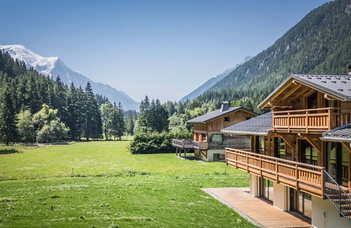 Chamonix-Mont-Blanc Ski Chalet | Luxury new 450m² chalet with spa and parking in Argentière