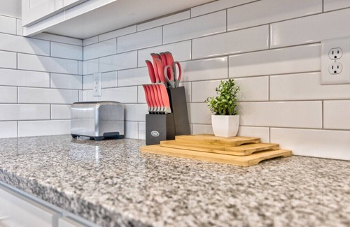 Raytown House | Luxury New Build Family Home W/Office & Fast WIFI