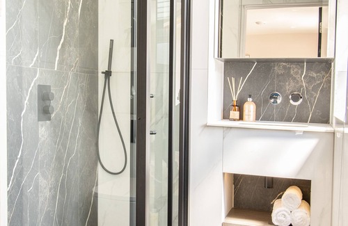 Reading Apartment | Luxury New Build with under floor heating