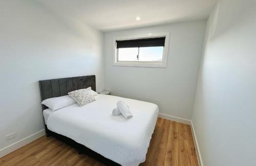 Marsden Park House | Luxury Newly Built Home Queen Room