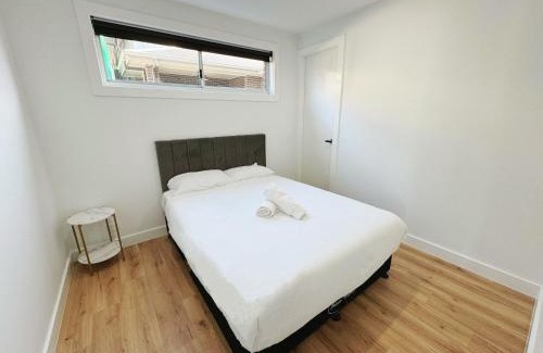 Marsden Park House | Luxury Newly Built Home Queen Room
