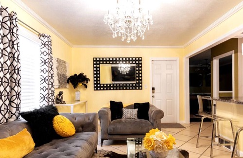 Buechel House | Luxury Newly Remodeled House w/ lrg deck and fenced yard