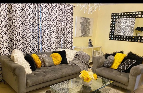 Buechel House | Luxury Newly Remodeled House w/ lrg deck and fenced yard