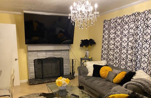 Buechel House | Luxury Newly Remodeled House w/ lrg deck and fenced yard