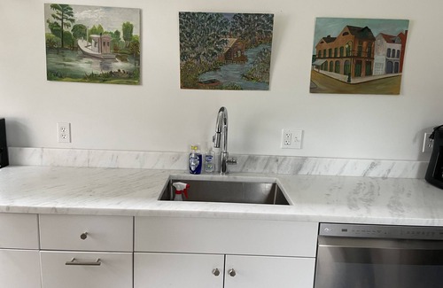 Faubourg Lafayette Cottage | Luxury Newly Renovated Carriage House in Lower Garden District