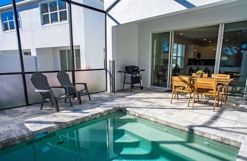 Silver Creek House | Luxury Oasis: 4BR Villa with Pool & Opulent Amenities - 17510 HF