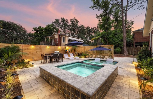 San Marco House | Luxury Oasis: Heated Pool, Spa, Hot Tub & Grill Patio