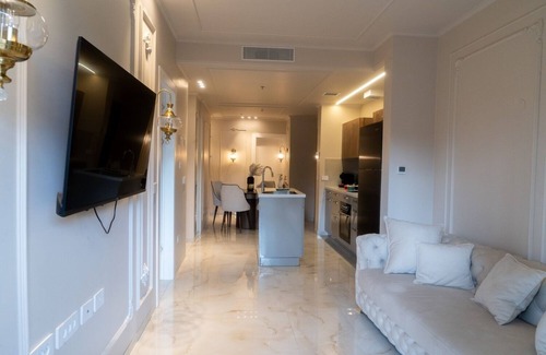 Mahane Israel Apartment | Luxury Oasis in JLM City Center!