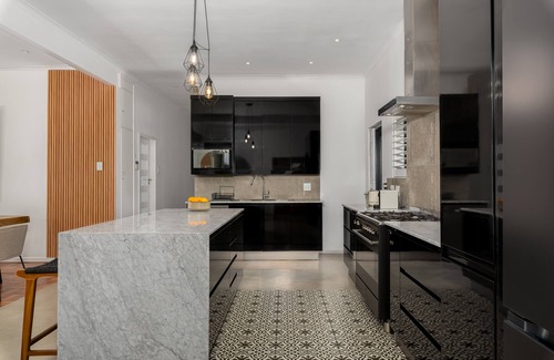 Milnerton Apartment | Luxury Oasis, Lifestyle Villa, Pool & Gym
