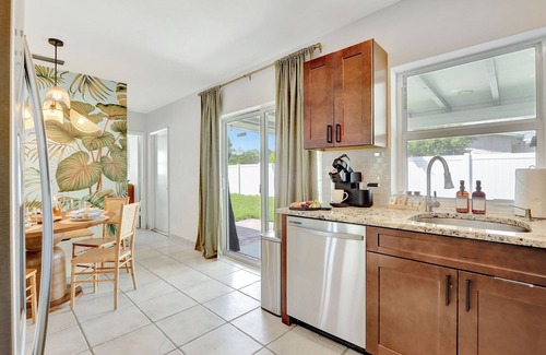 Garden Isles House | Luxury Oasis W/Htd Pool ~ 10min to Beach, Game Room & Fire Pit
