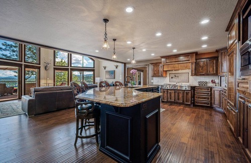 Coeur d'Alene Villa | Luxury Oasis w Panoramic Lake Views, Lg Deck & Spa