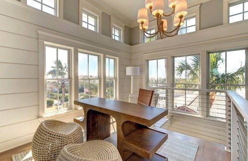 Isle of Palms House | ⛱️Luxury Ocean Blvd. ~ POOL/HOT TUB, PUTTING GREEN ⛳️, ROOF TOP