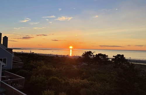 Brewster Villa | Luxury Ocean Edge Resort Beachfront Villa