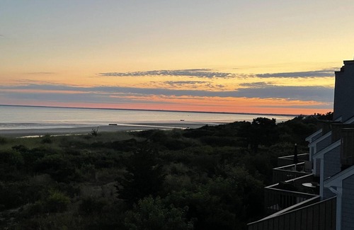Brewster Villa | Luxury Ocean Edge Resort Beachfront Villa