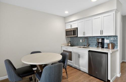 Rio del Mar Apartment | Luxury Ocean View Condo - Heated pool and Spa condo